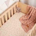 Prześcieradło <b>do łóżeczka 120x60cm</b><em> Primrose Beige </em> - obrazek 2