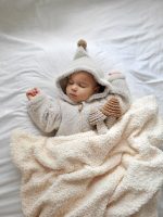 Ciepły Kocyk <b> dla niemowlaka z barankiem</b> <em> Teo kremowy</em> - obrazek 13