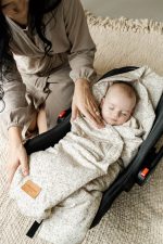 Wiosenno-letni otulacz <b> do fotelika </b><em>Happy Goose Olive </em> - obrazek 9