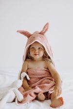 Ręcznik Królik Duży <b> pudrowy róż </b><em> Forest Friends</em> - obrazek 2
