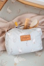 Kosmetyczka M 23x18 cm <em> Happy Goose Olive </em> - obrazek 3