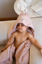 Ręcznik z kapturkiem <b> Królik mały </b> <em> Pudrowy Róż </em> - obrazek 3